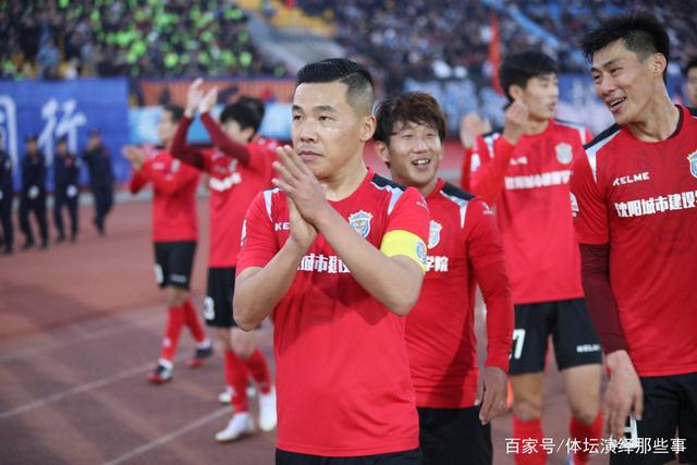 沃特斯35+7胡明轩27分广东胜上海 王哲林30+13